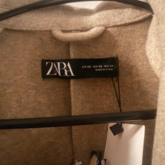 Zara Women's Beige Double-Breasted sleeveless trench coat - Picture 6 of 7